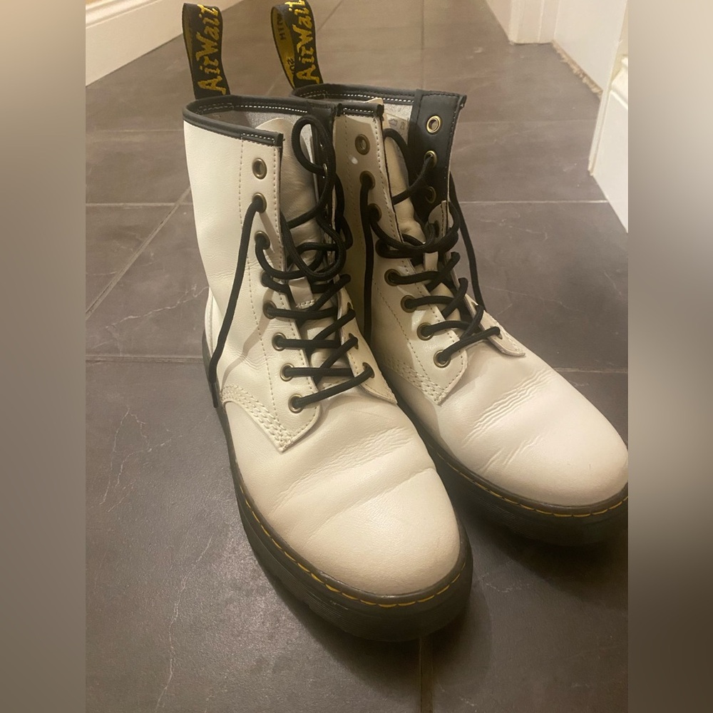 Dr. Martens White Leather lace up Boots